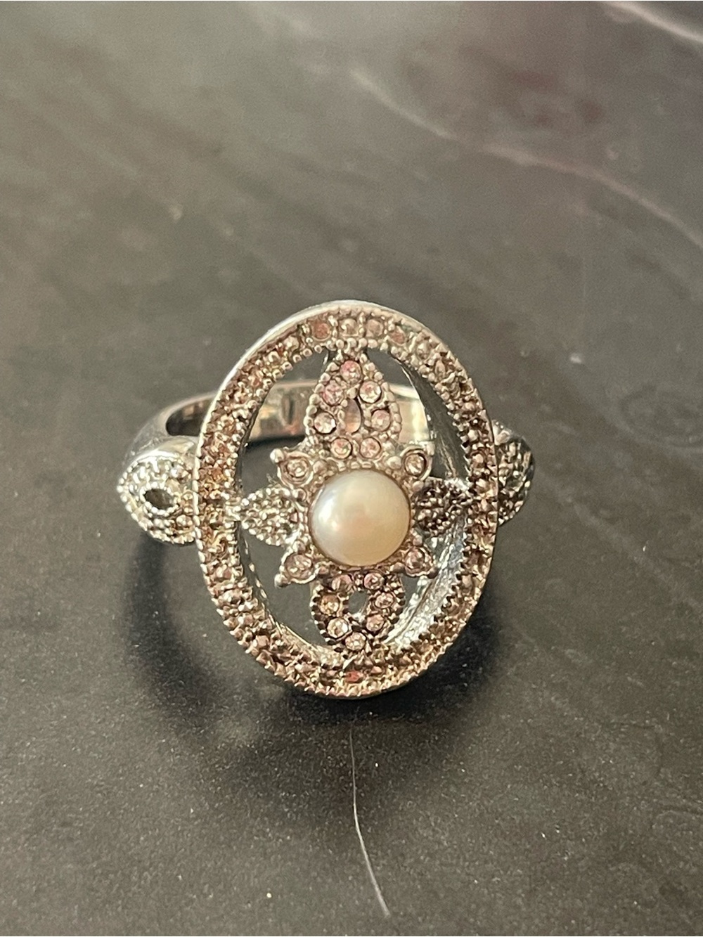 Avon Silver-Tone Maripoza Fresh water Pearl Ring